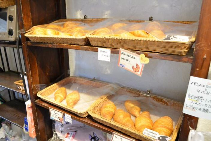 kikis bakery pane.jpg kikis bakery pane.jpg